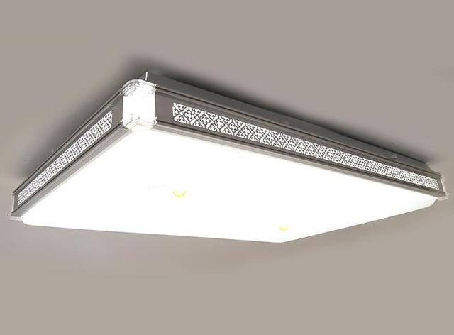 家庭裝修，選平板燈還是選吊燈?