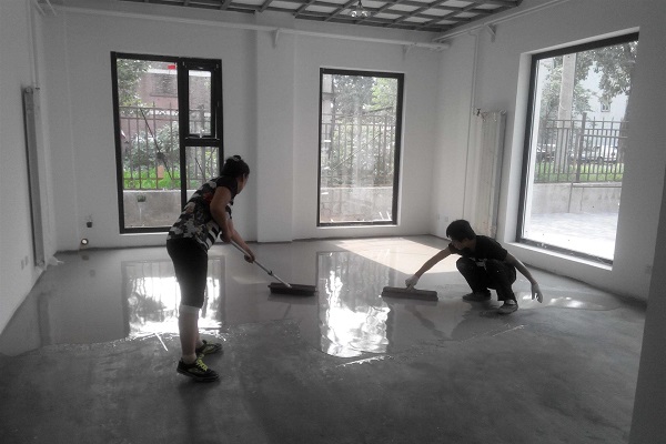 室內(nèi)裝修地面新材料推薦，這種新材料比地板耐用比瓷磚省錢!