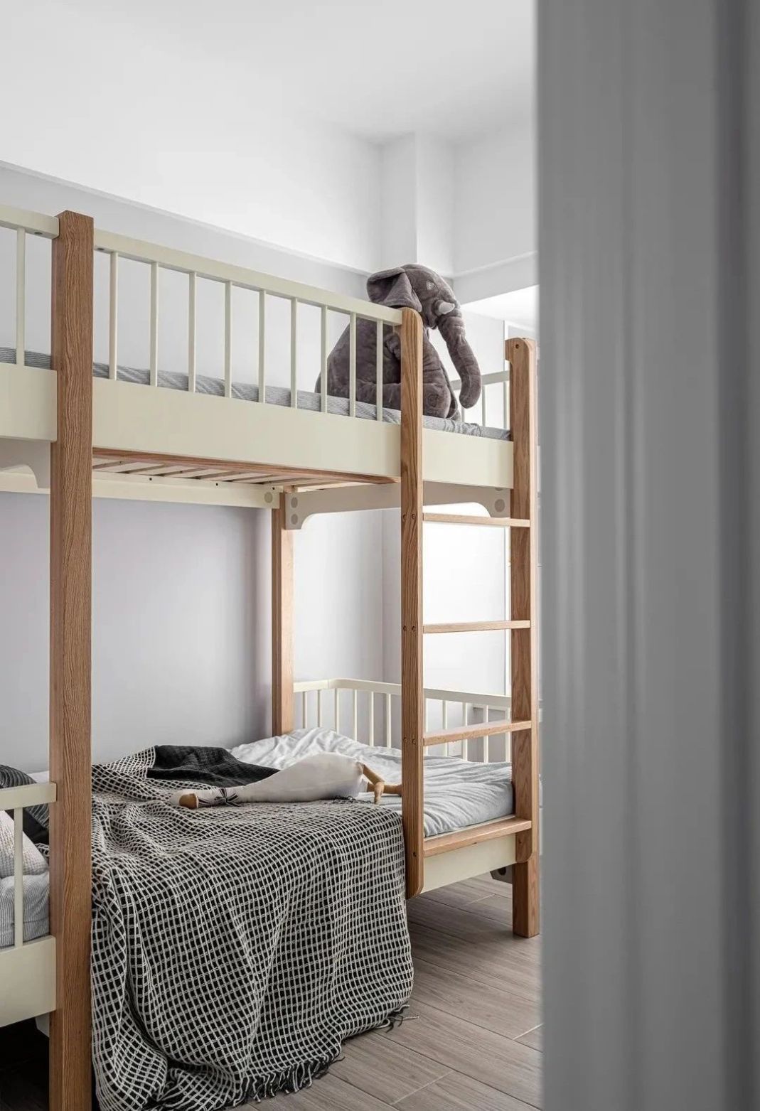 119現(xiàn)代四房裝修案例，現(xiàn)代簡約[柔時(shí)光]風(fēng)格