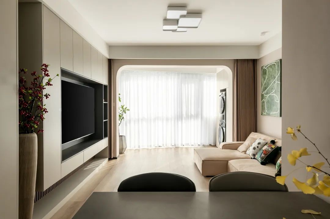 廣澤上苑-105㎡現(xiàn)代奶油風(fēng)三居，夢想中柔軟又宜居的家！